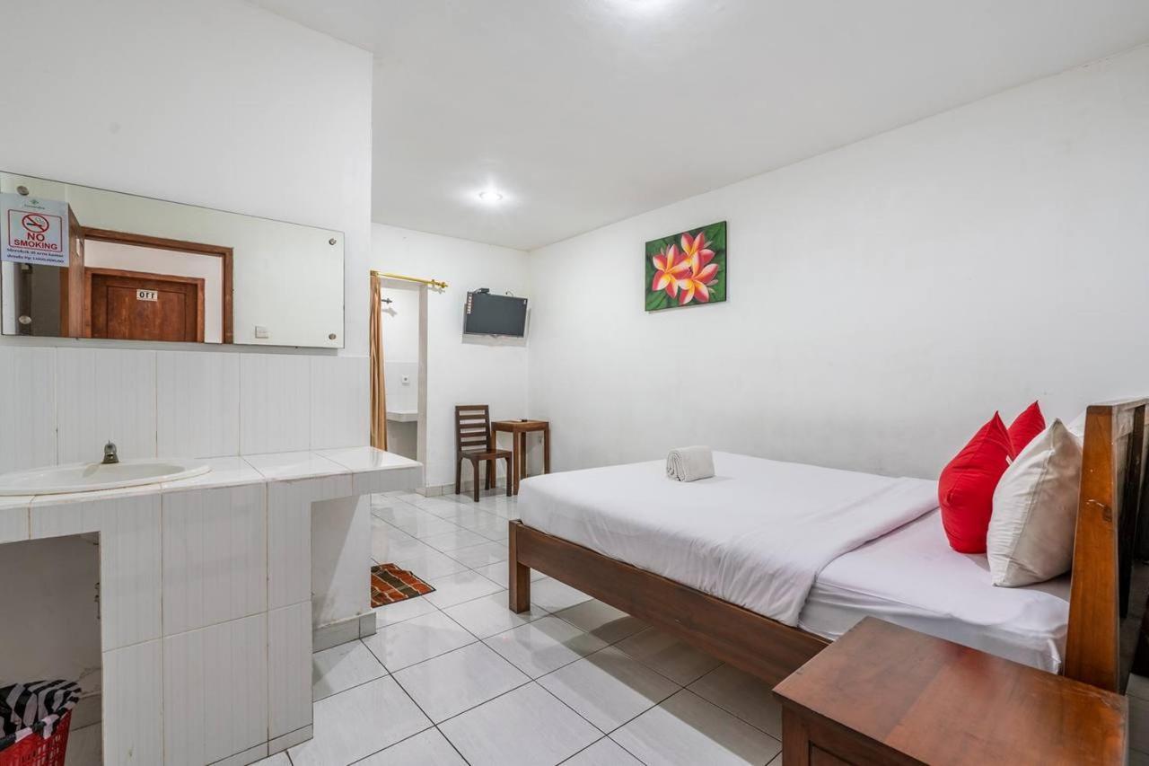 Ganandra Stay Denpasar Esterno foto